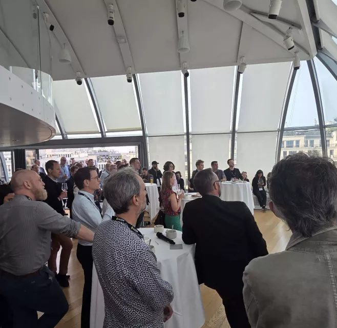 Participants réunis écoutant une intervention lors de l’Innovation Day