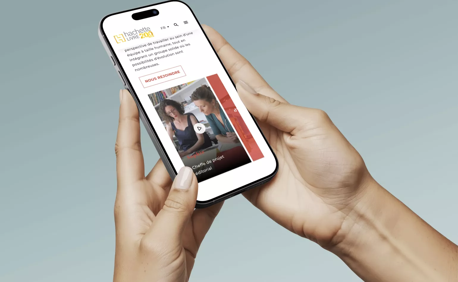 Version mobile responsive du site Drupal de Hachette Livre, optimisée pour l'expérience utilisateur par AODB.